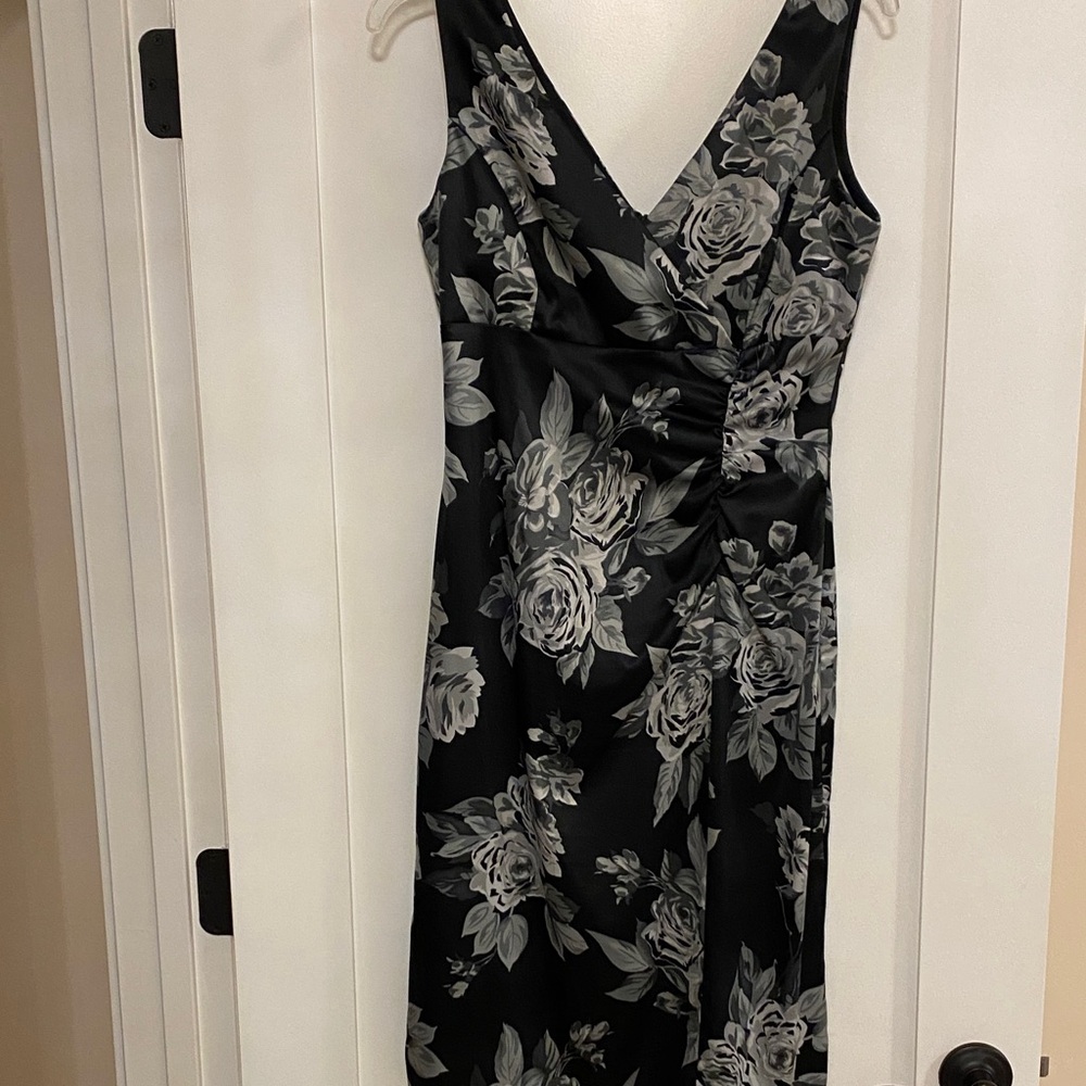 Donna Ricco Black and Gray Floral Midi Dress
